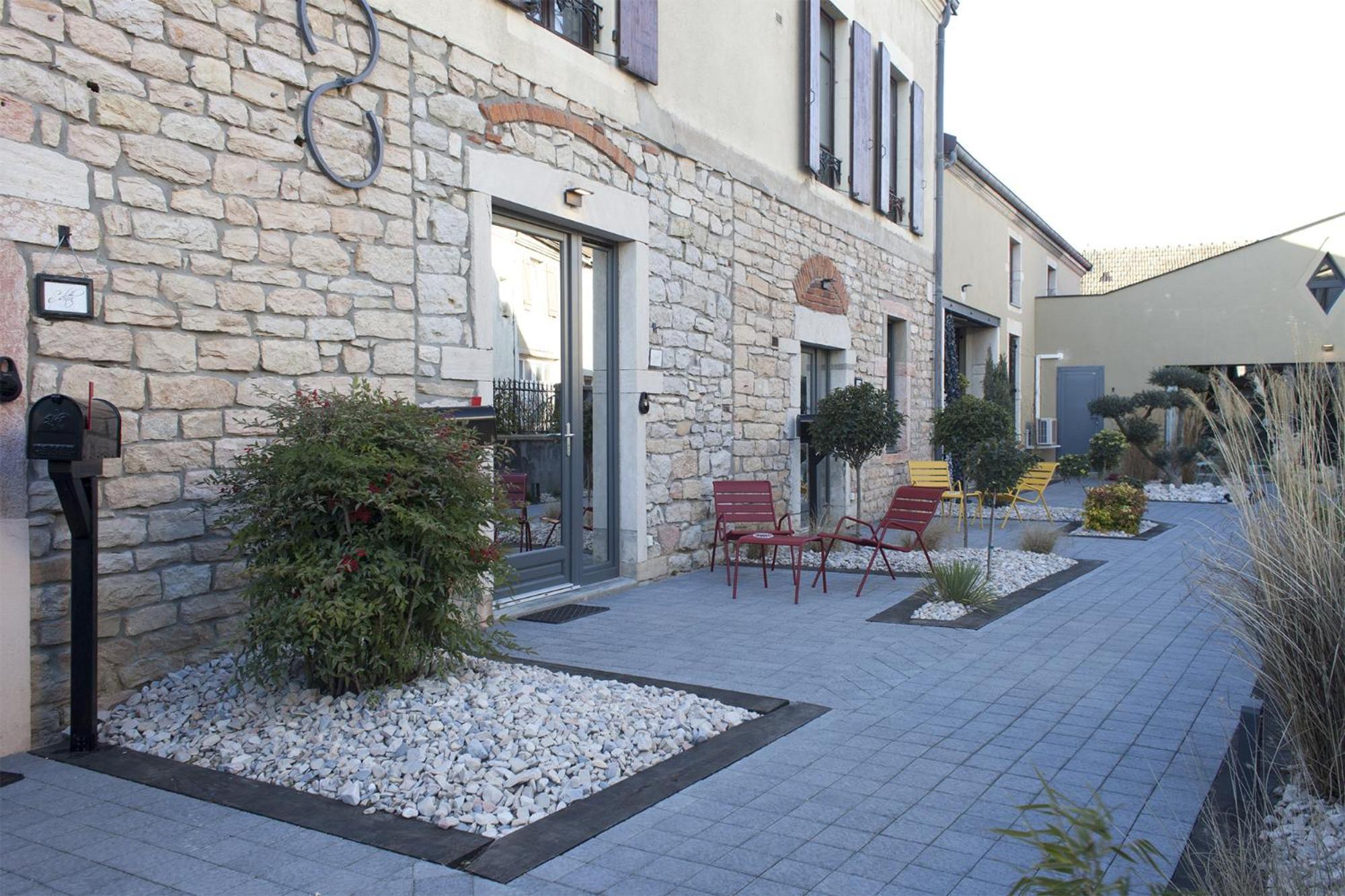 Appart Hotel Eugenie Louhans Buitenkant foto